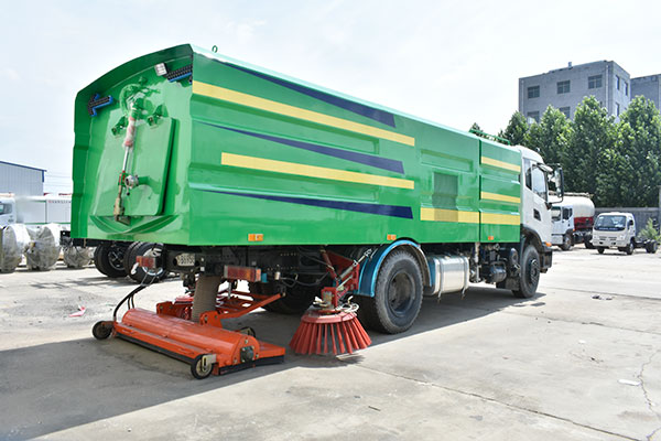 三利吸泥吸水滾掃式吸塵車